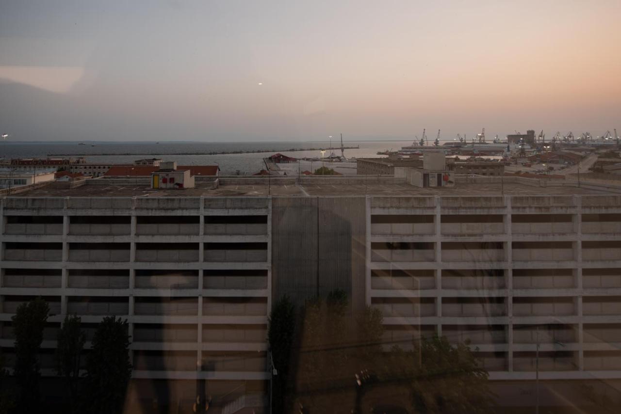 Sea & City Luxury Suite Thessaloniki Exterior photo
