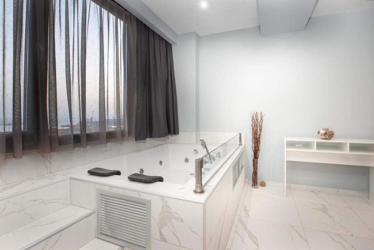 Sea & City Luxury Suite Thessaloniki Exterior photo