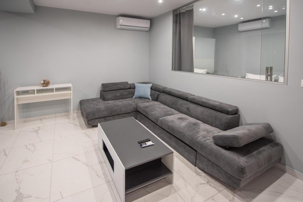 Sea & City Luxury Suite Thessaloniki Exterior photo